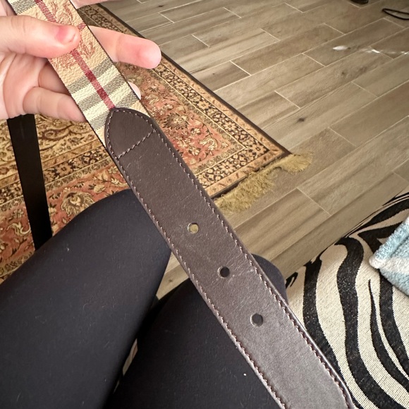 Burberry belt - Picture 3 of 5